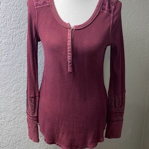 Idyllwind by Miranda Lambert maroon thermal moto henley Sz S trustee